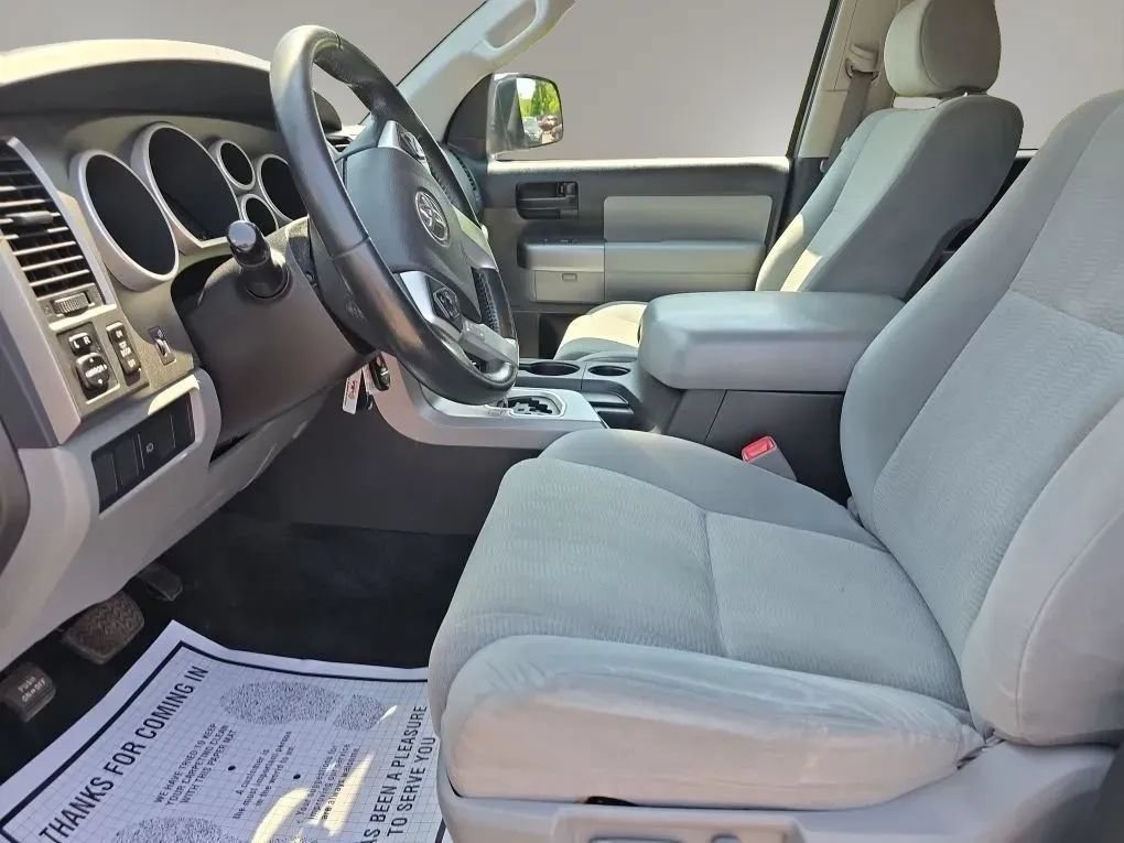 Used 2015 Toyota Sequoia SR5 AWD/4WD image 9