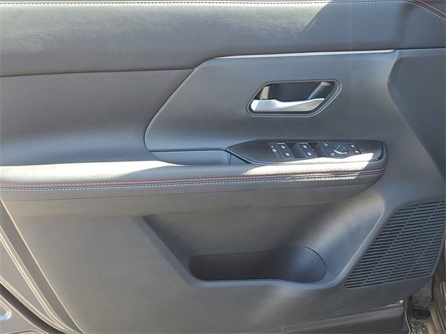 New 2026 Nissan Kicks SR w/ Cold Weather Package image 17