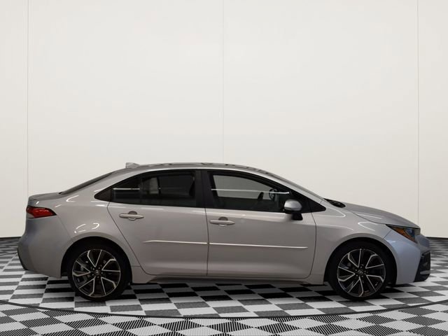 Used 2020 Toyota Corolla SE w/ Carpet Mat Package (TMS) FWD image 2