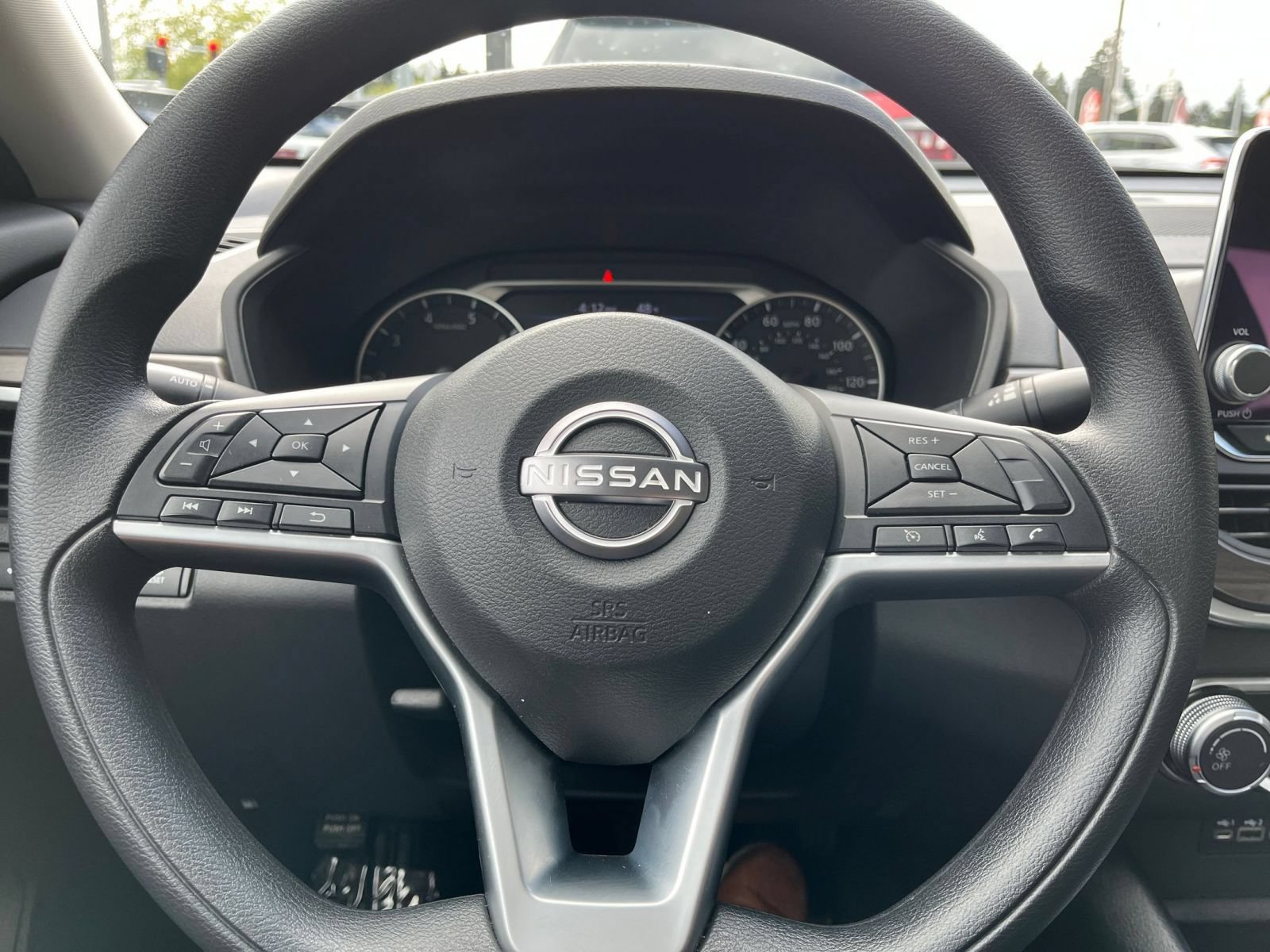 Used 2025 Nissan Altima 2.5 SV FWD image 24