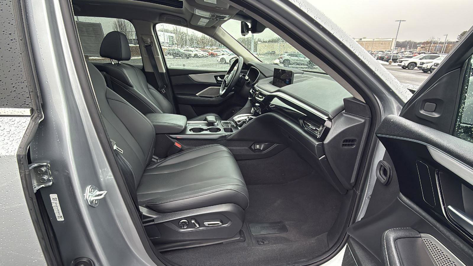 Used 2023 Acura MDX SH-AWD image 18