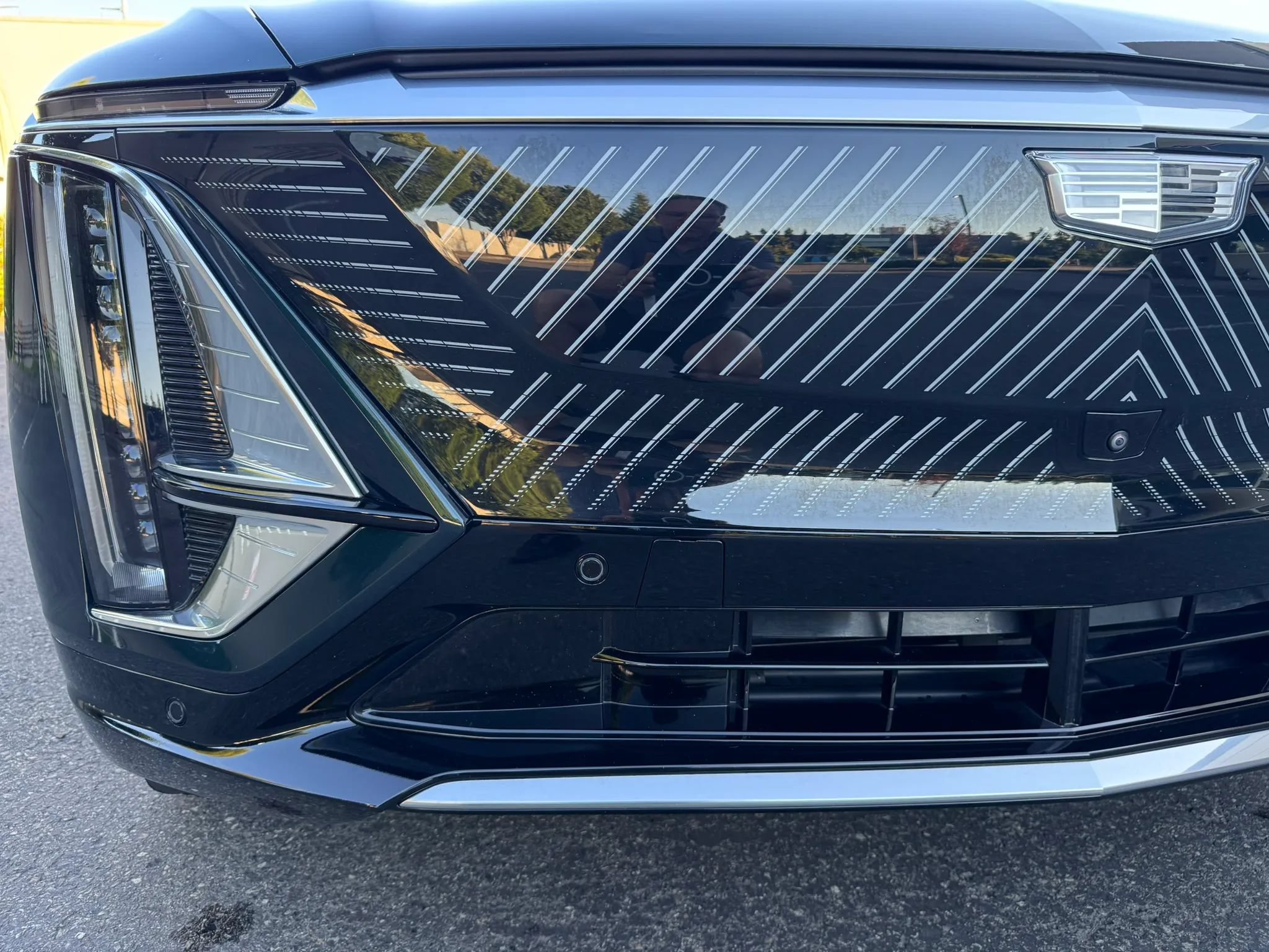 Used 2024 Cadillac Lyriq Luxury AWD/4WD image 13
