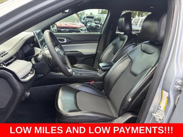 Used 2023 Jeep Compass Latitude AWD/4WD image 14