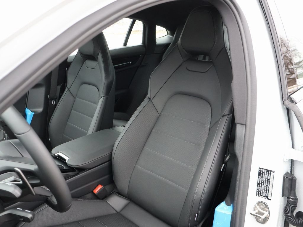 Certified 2026 Porsche Panamera 4 AWD/4WD image 5
