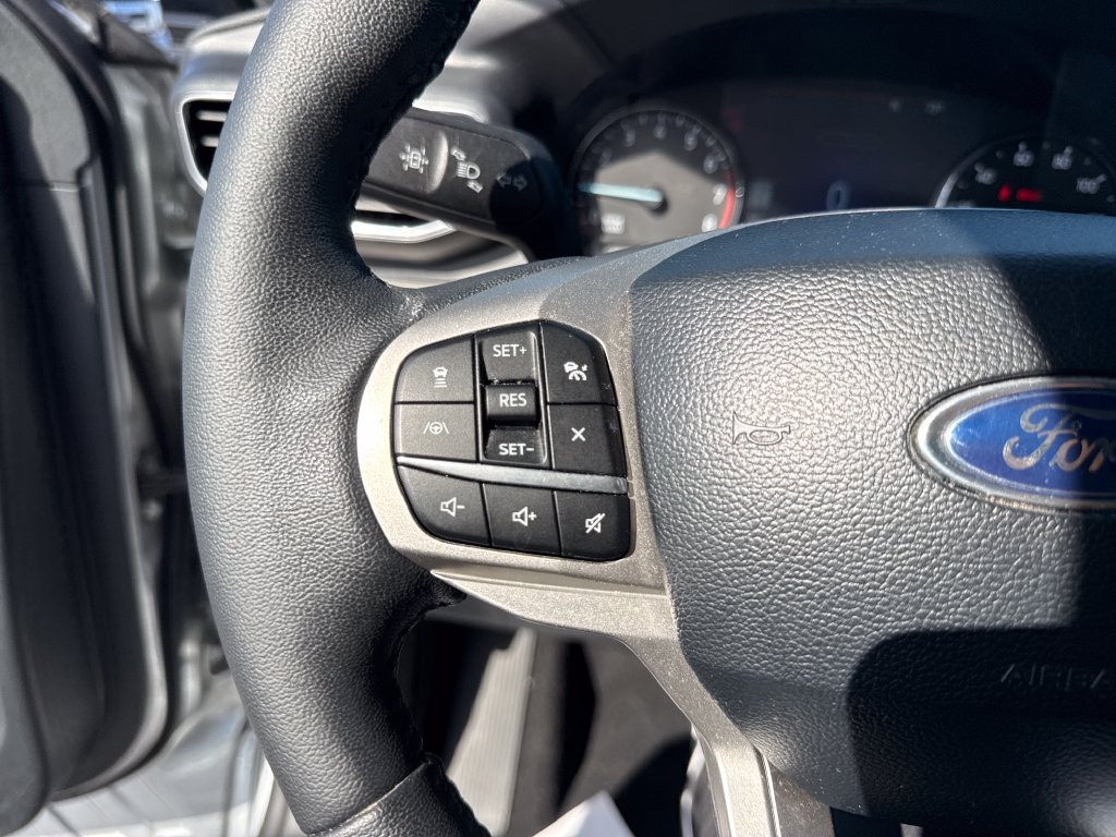 Used 2024 Ford Explorer XLT w/ Equipment Group 202A AWD/4WD image 46