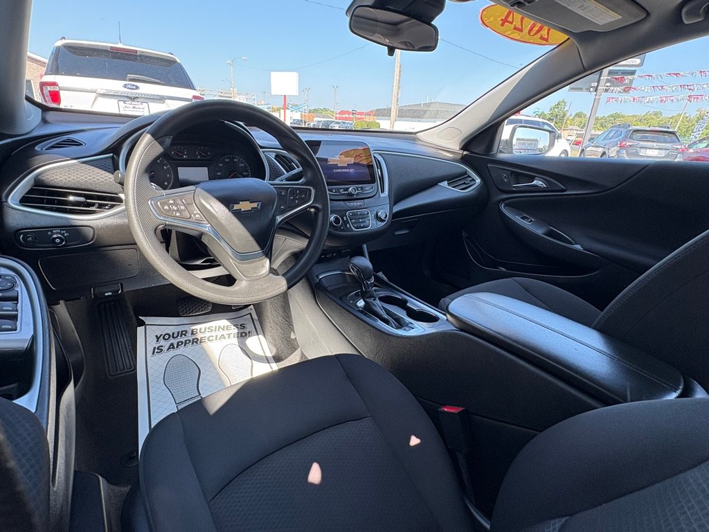 Used 2024 Chevrolet Malibu LT FWD image 11