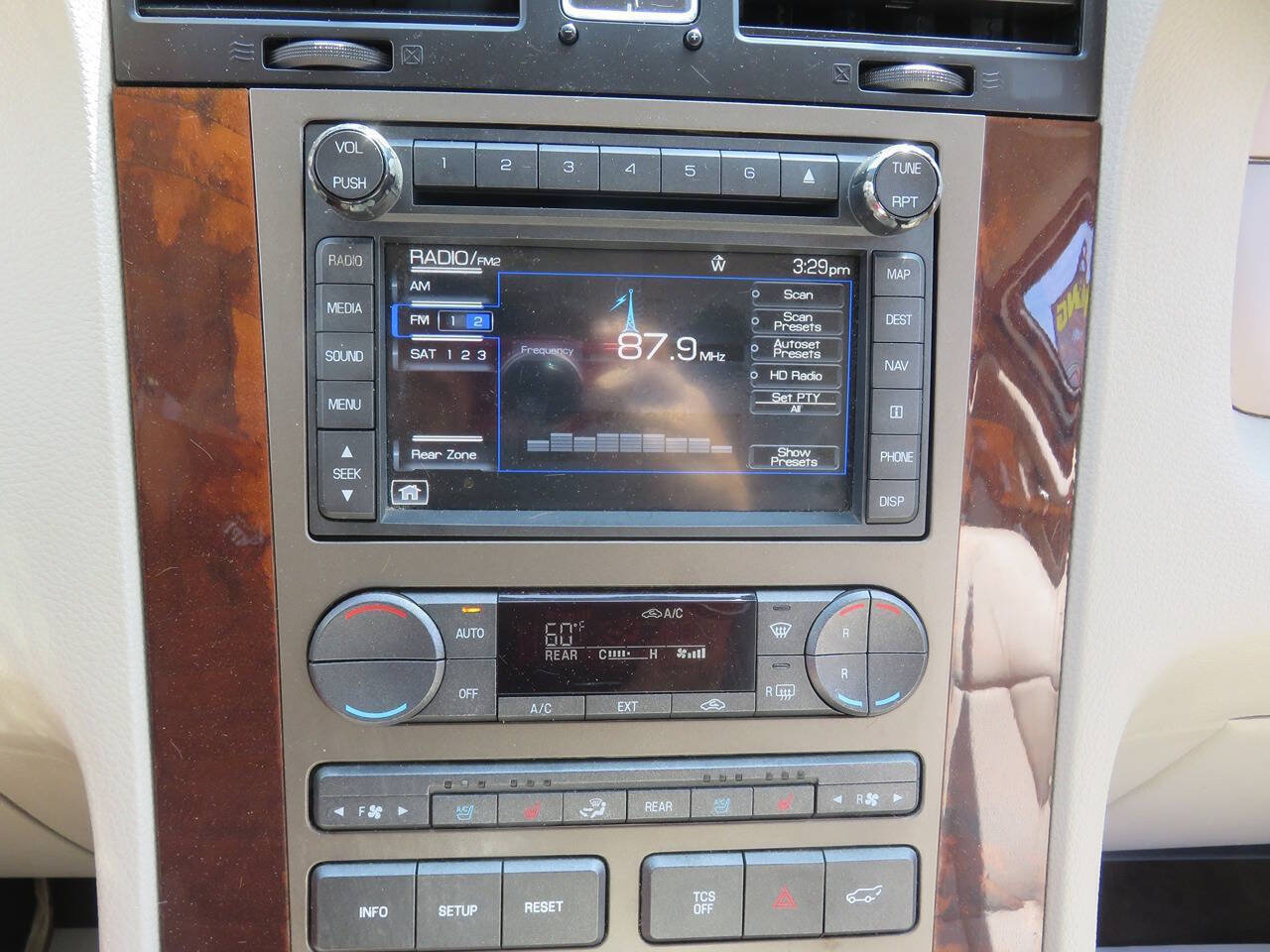 Used 2013 Lincoln Navigator L 4WD w/ HD Trailer Tow Pkg image 19