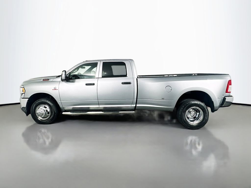 Used 2024 RAM 3500 Tradesman w/ Chrome Appearance Group image 4