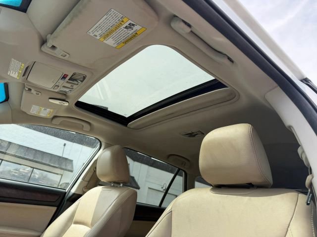 Used 2017 Subaru Outback 2.5i Limited AWD/4WD image 18