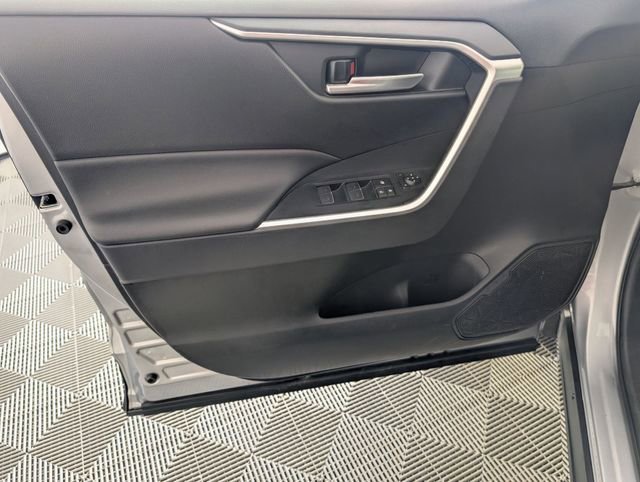 Used 2025 Toyota RAV4 XLE image 10
