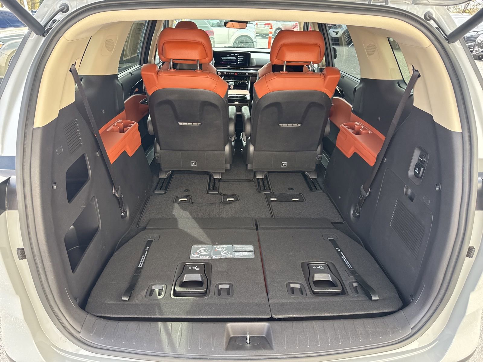 Used 2023 Kia Carnival SX Prestige image 13