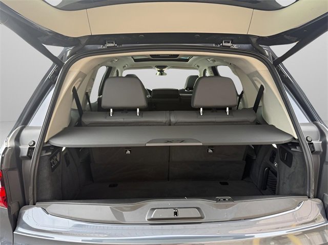 Used 2021 BMW X7 xDrive40i w/ Cold Weather Package image 11