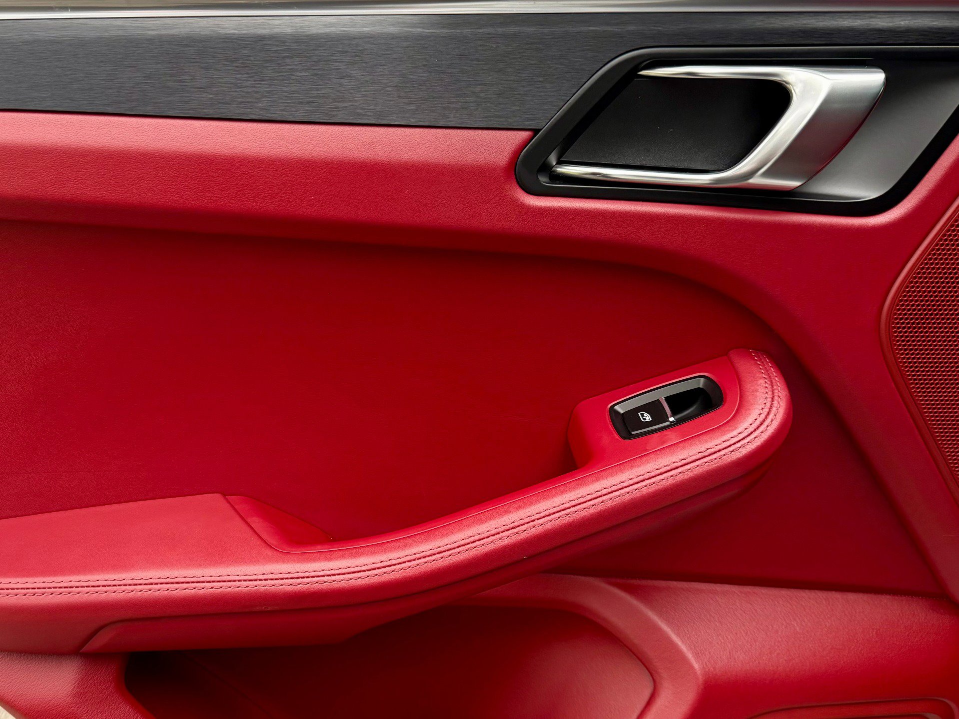 Used 2023 Porsche Macan GTS image 17