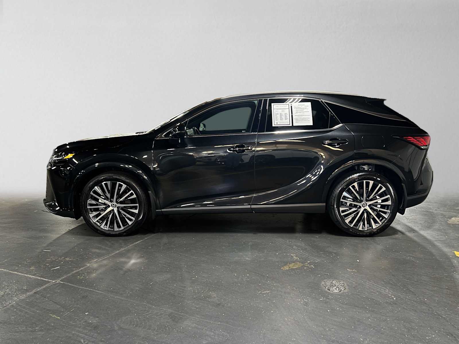 Used 2025 Lexus RX 350 Premium Plus w/ Convenience Package AWD/4WD image 6