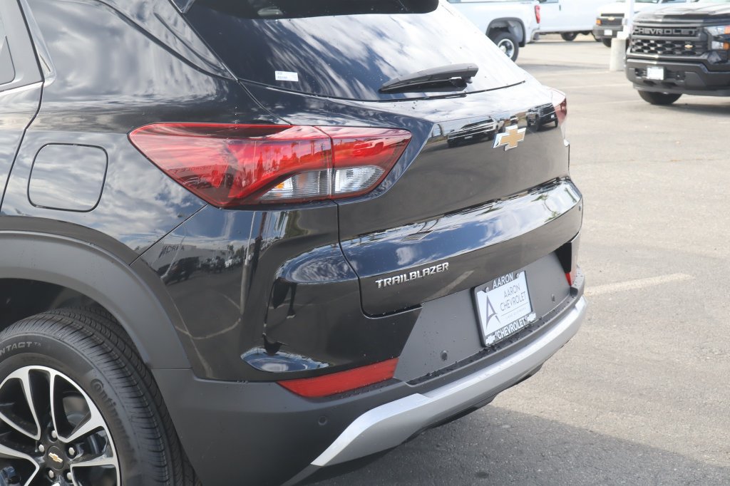 New 2026 Chevrolet TrailBlazer LT w/ LT Cold Weather Package FWD image 8