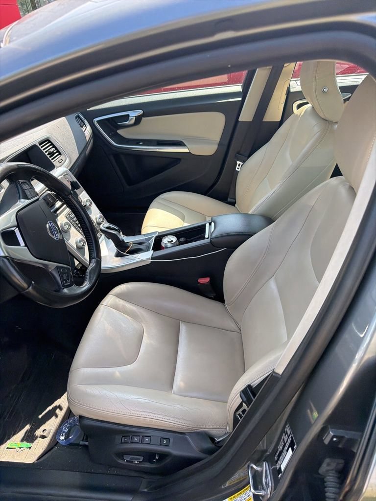 Used 2018 Volvo S60 T5 Inscription FWD image 3