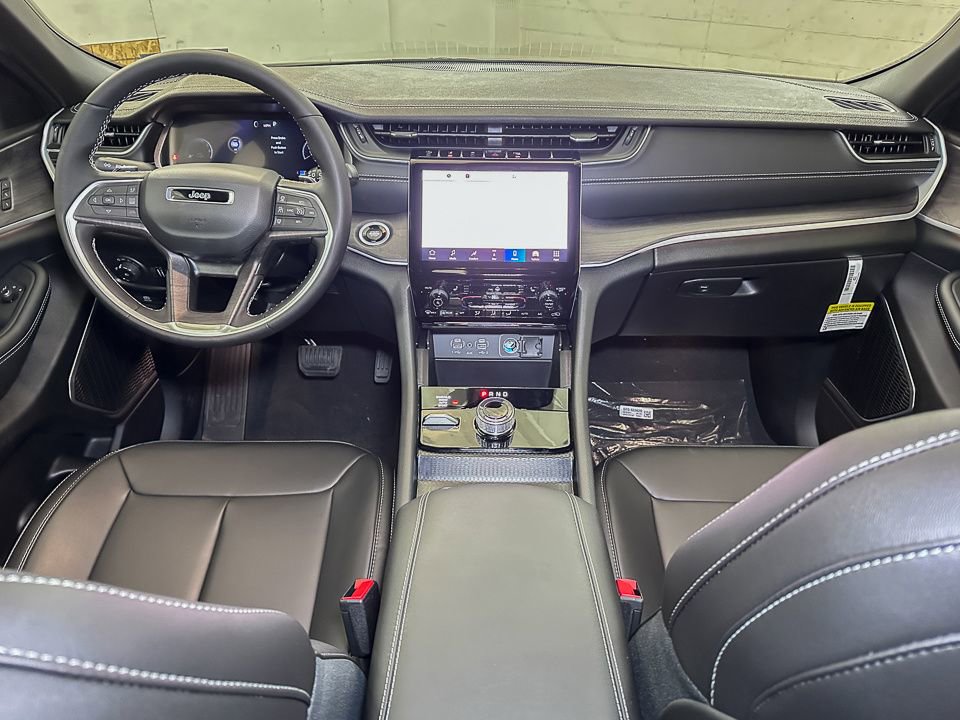 New 2025 Jeep Grand Cherokee Limited image 23