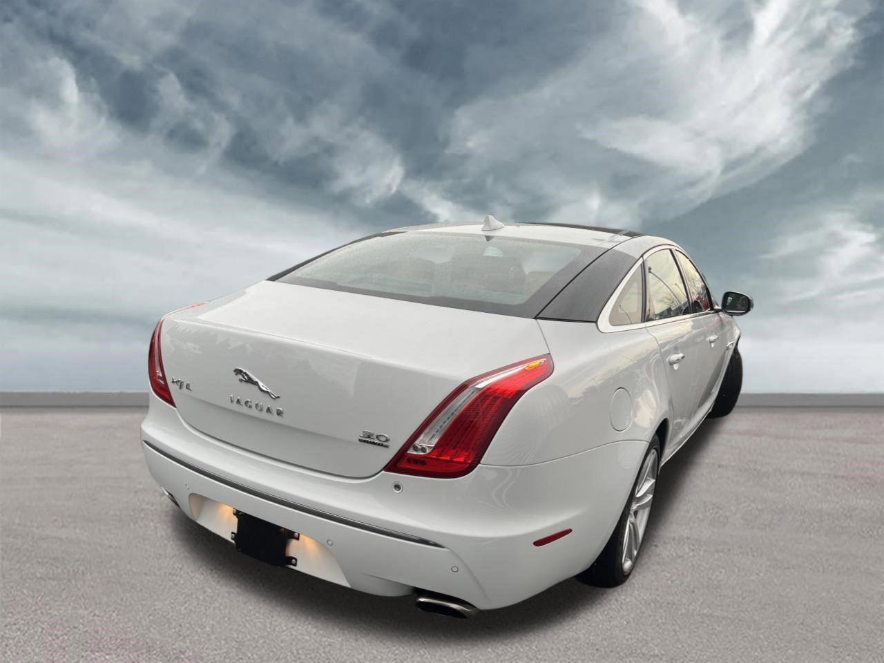 Used 2013 Jaguar XJ L Portfolio AWD/4WD image 5