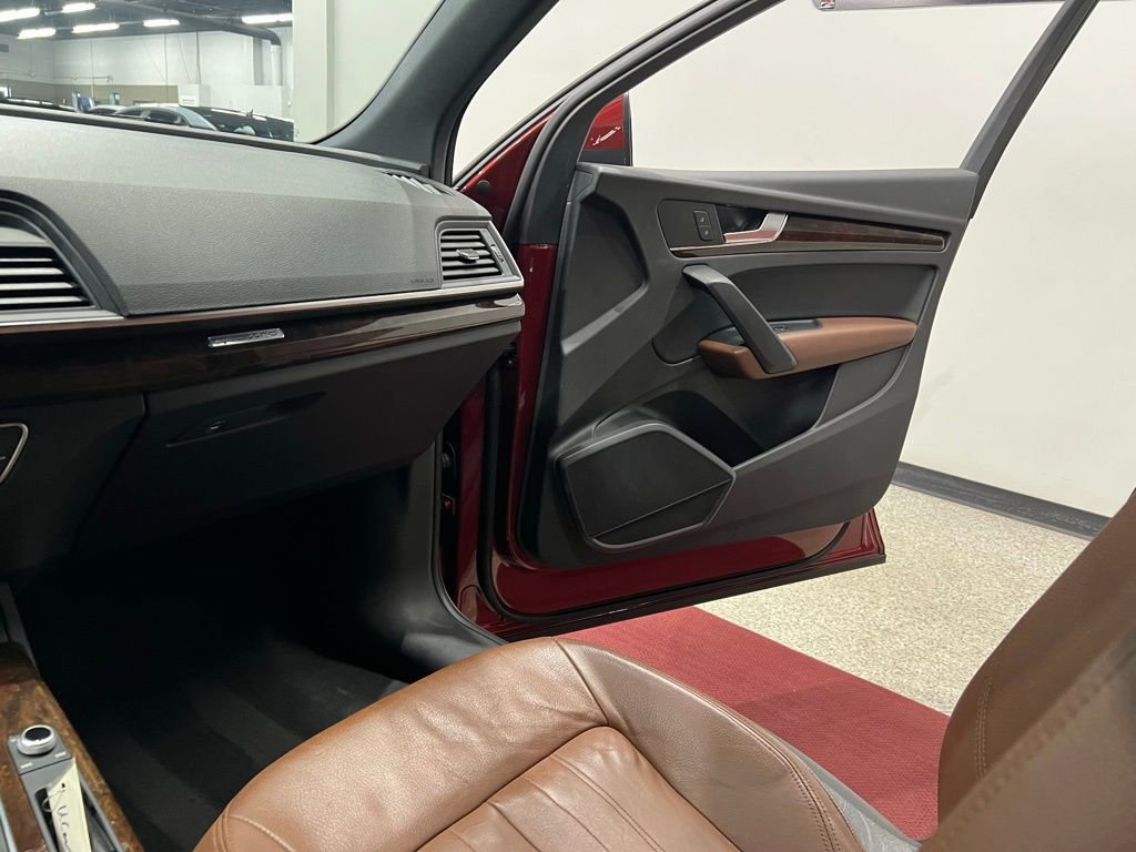 Used 2018 Audi Q5 2.0T Premium image 32