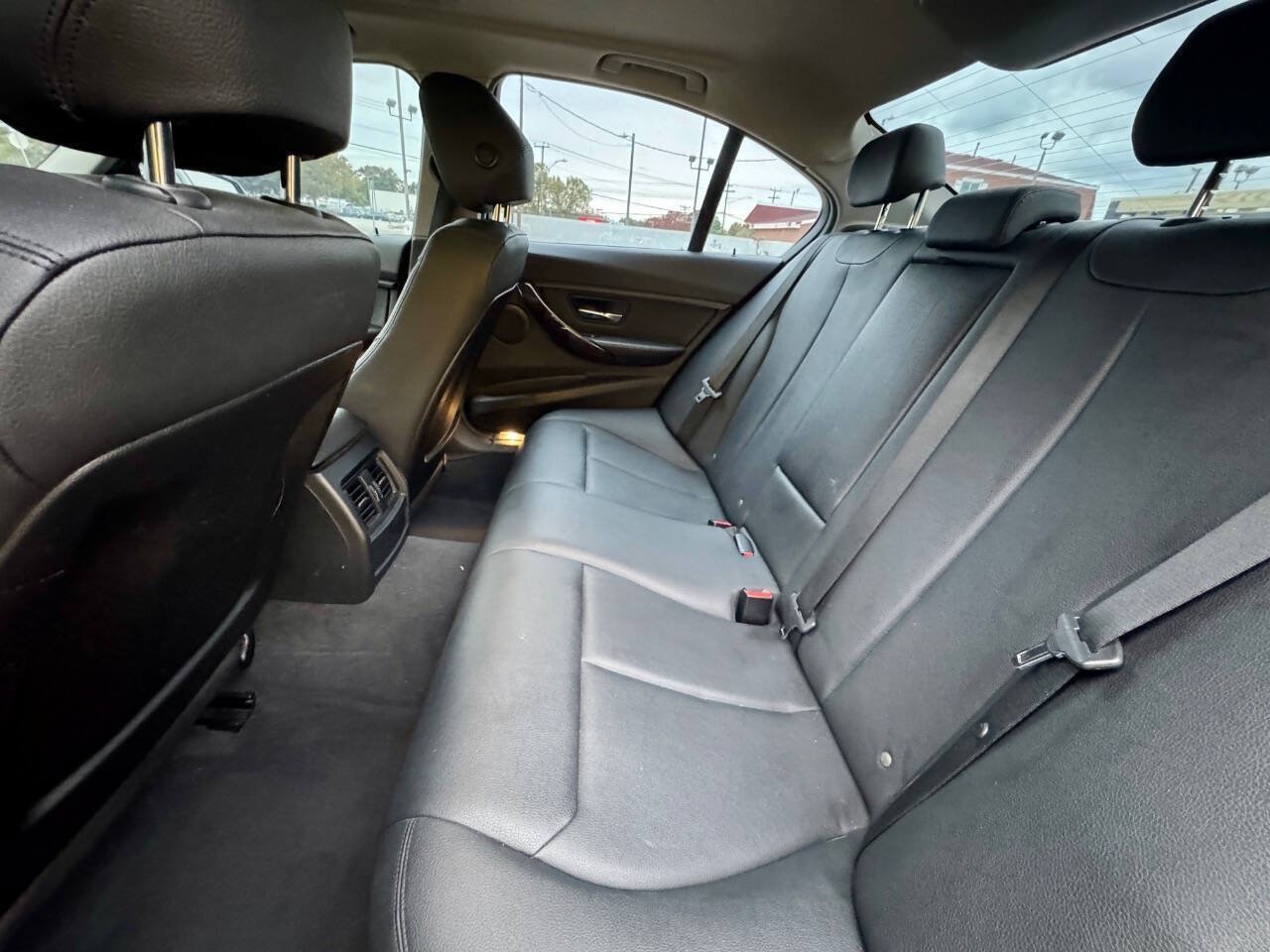 Used 2015 BMW 320i xDrive Sedan AWD/4WD image 15