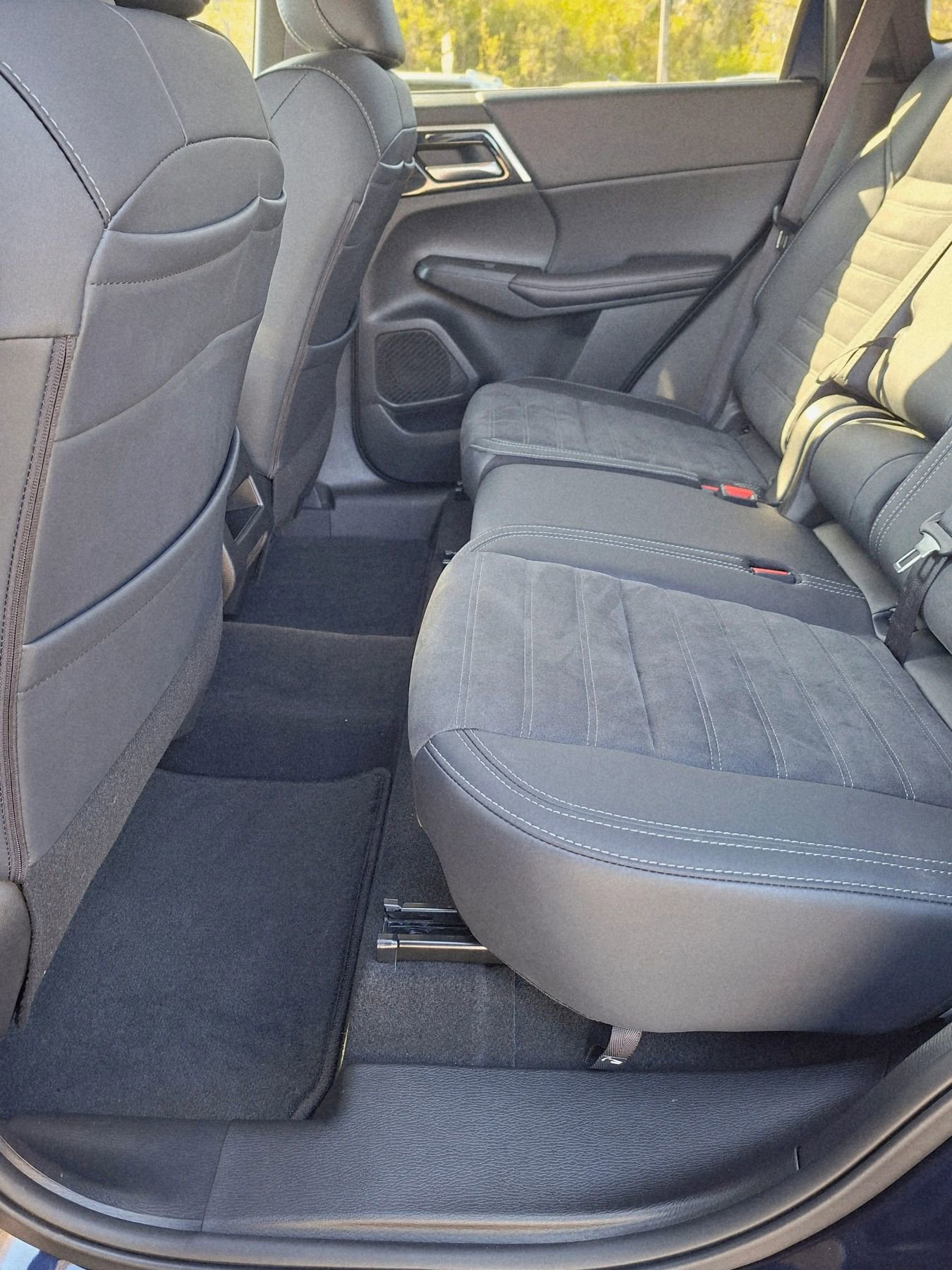 Used 2024 Mitsubishi Outlander Ralliart AWD/4WD image 9