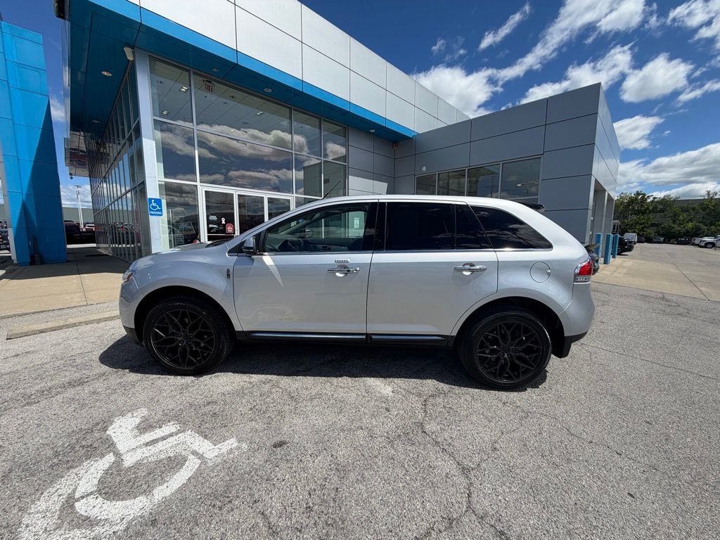 Used 2015 Lincoln MKX FWD w/ Equipment Group 102A image 3