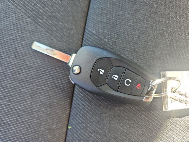 Used 2025 Chevrolet Trax RS FWD image 28
