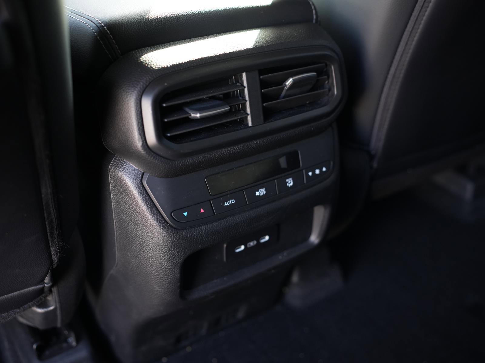 Used 2025 Honda Pilot EX-L image 17