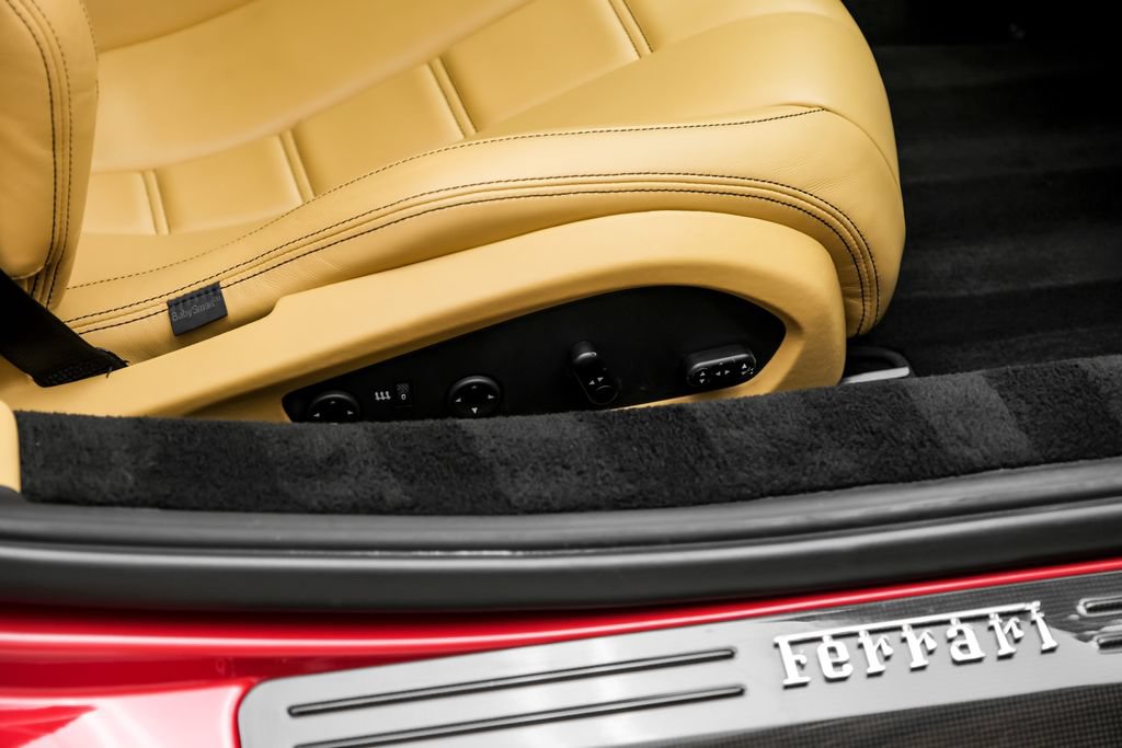 Used 2014 Ferrari 458 Spider RWD image 40