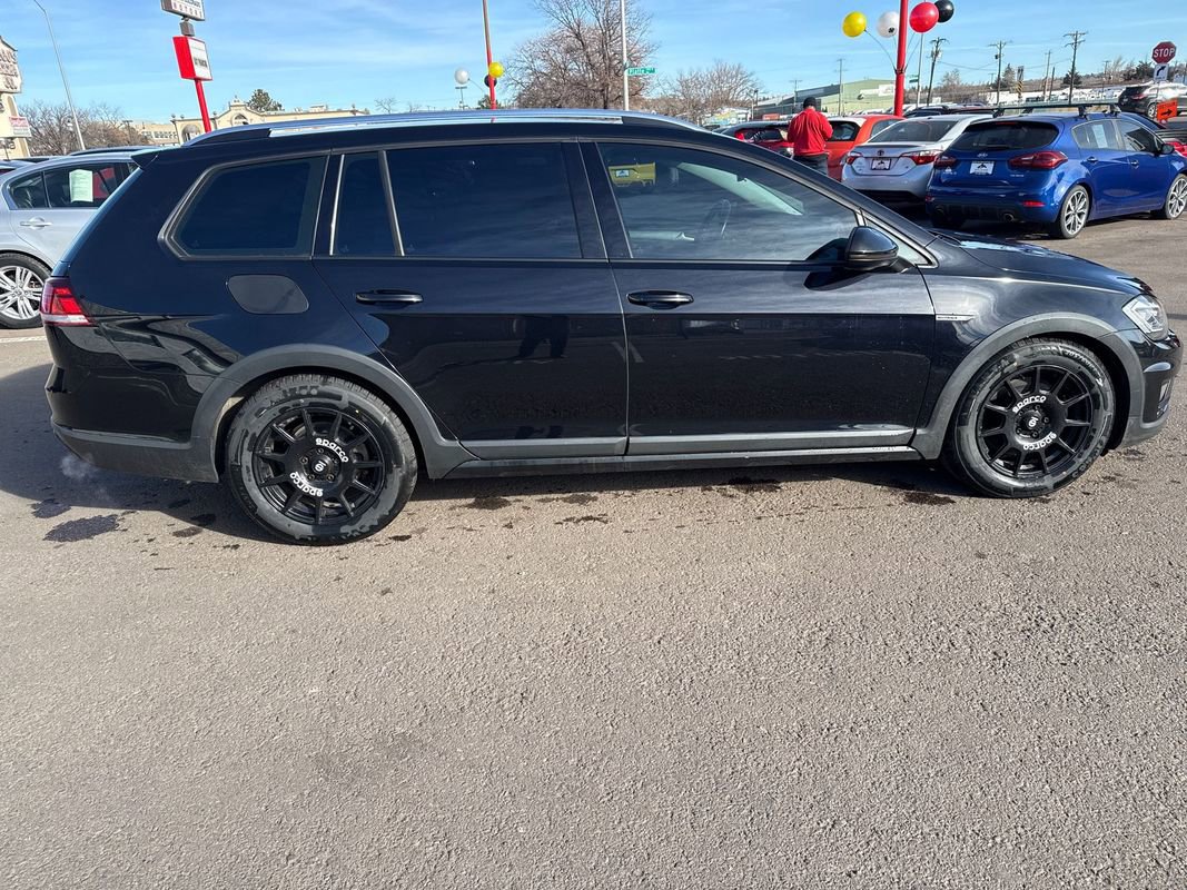 Used 2019 Volkswagen Golf Alltrack S image 8