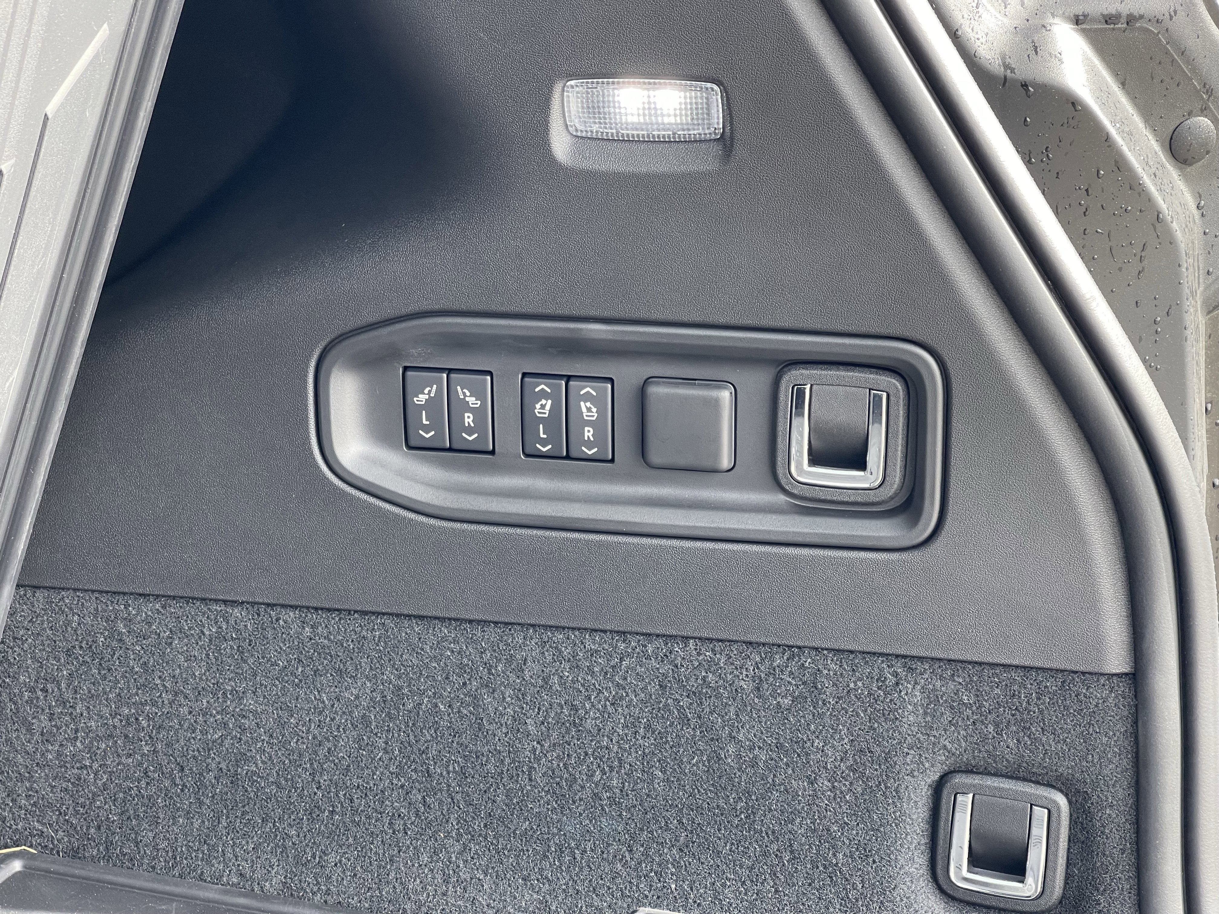 New 2026 Cadillac Vistiq Sport w/ LPO, Floor Liner Package image 20