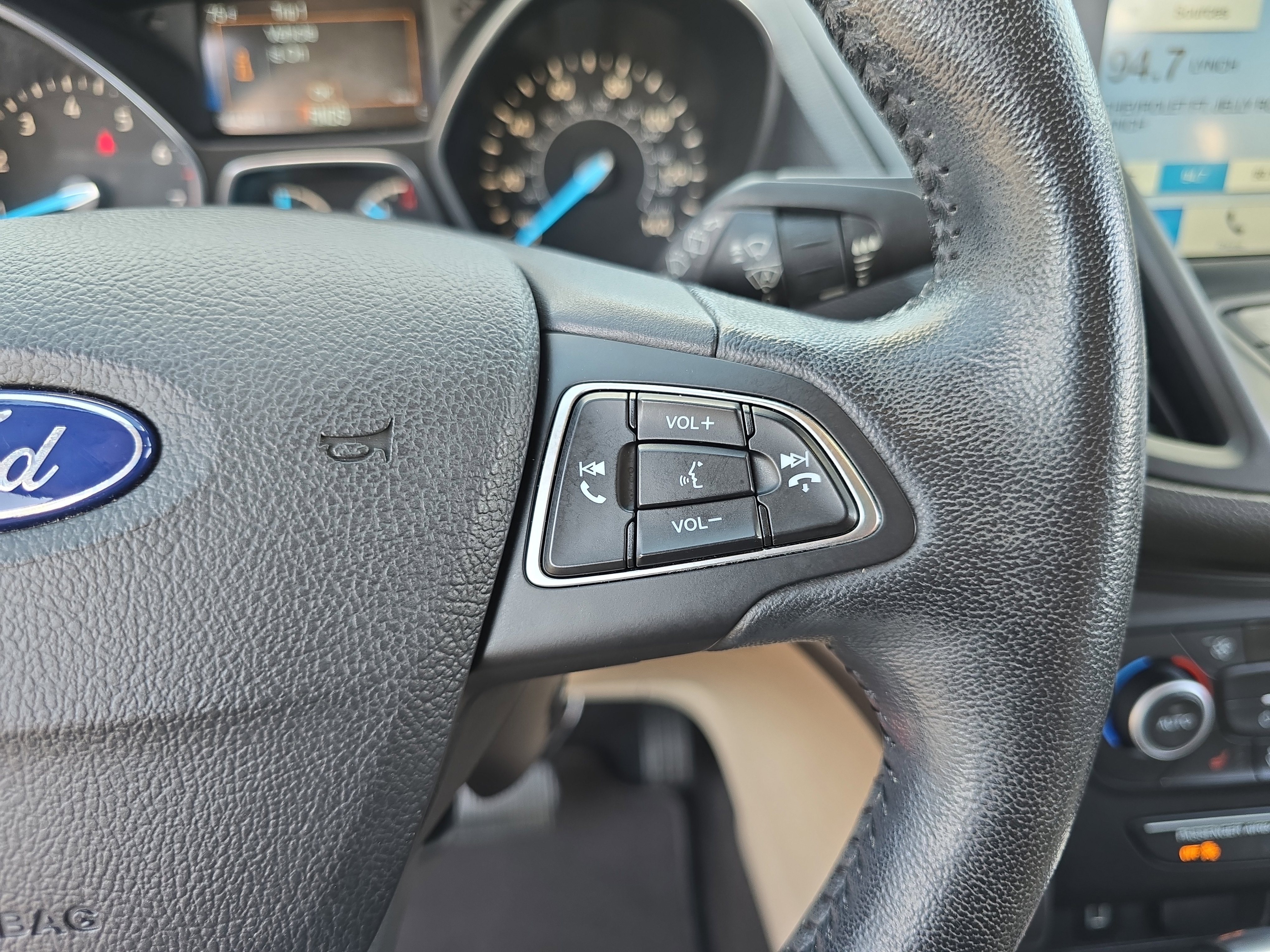 Used 2019 Ford Escape SEL FWD image 18