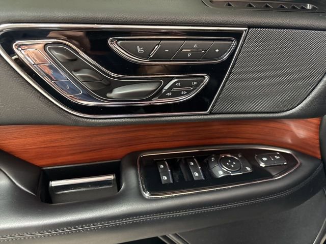 Used 2018 Lincoln Navigator Reserve w/ Technology Package AWD/4WD image 23