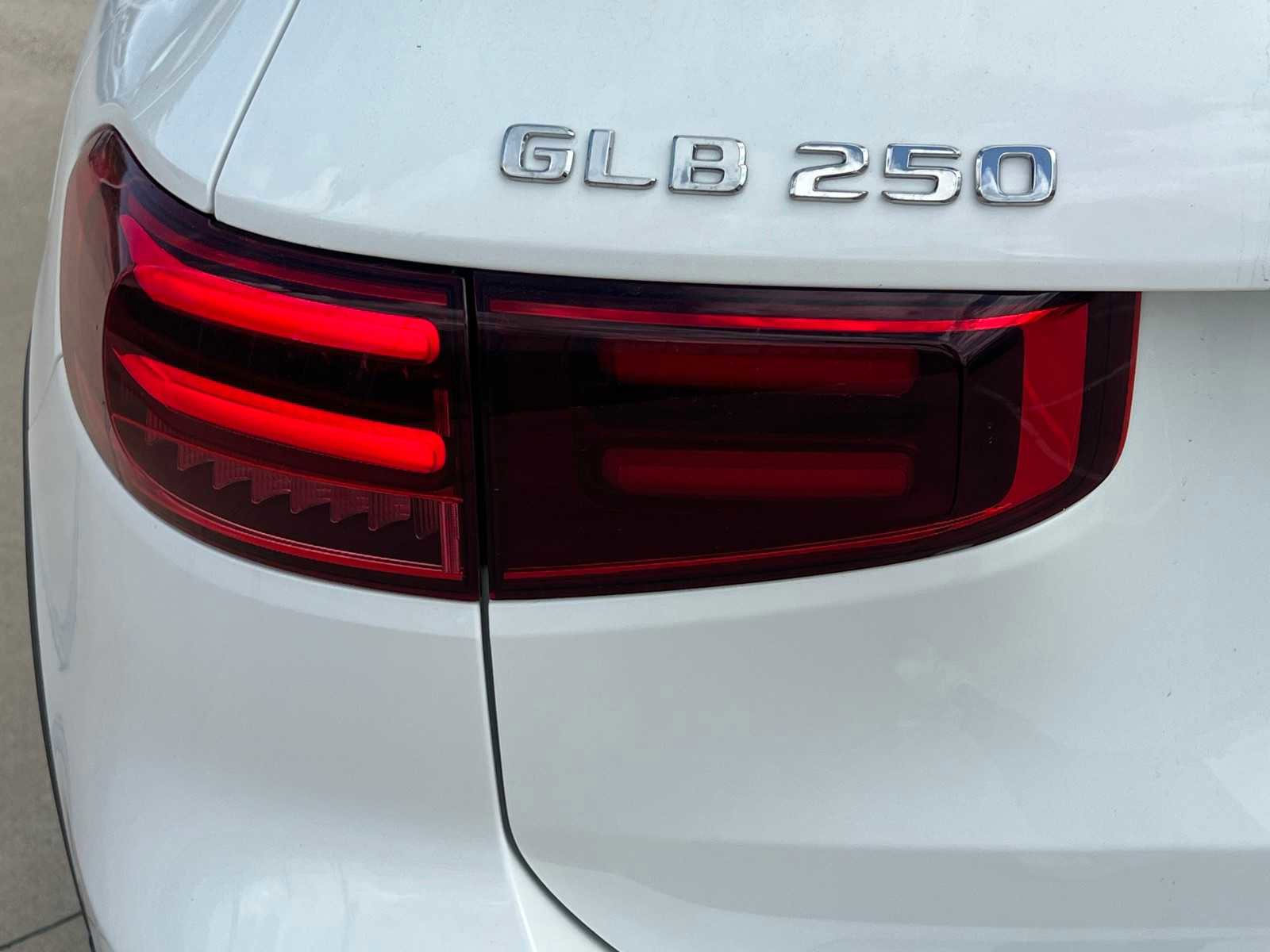 New 2026 Mercedes-Benz GLB 250 image 12