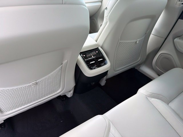 New 2027 Volvo XC60 B5 Ultra AWD/4WD image 8