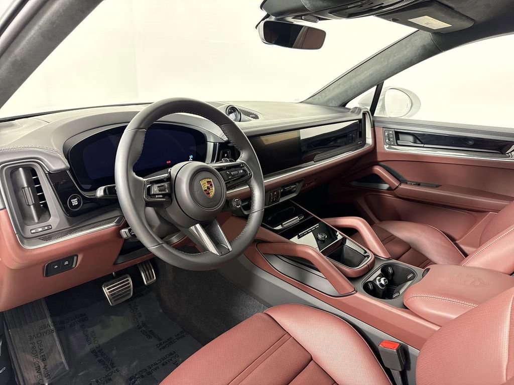 Certified 2024 Porsche Cayenne Turbo image 4