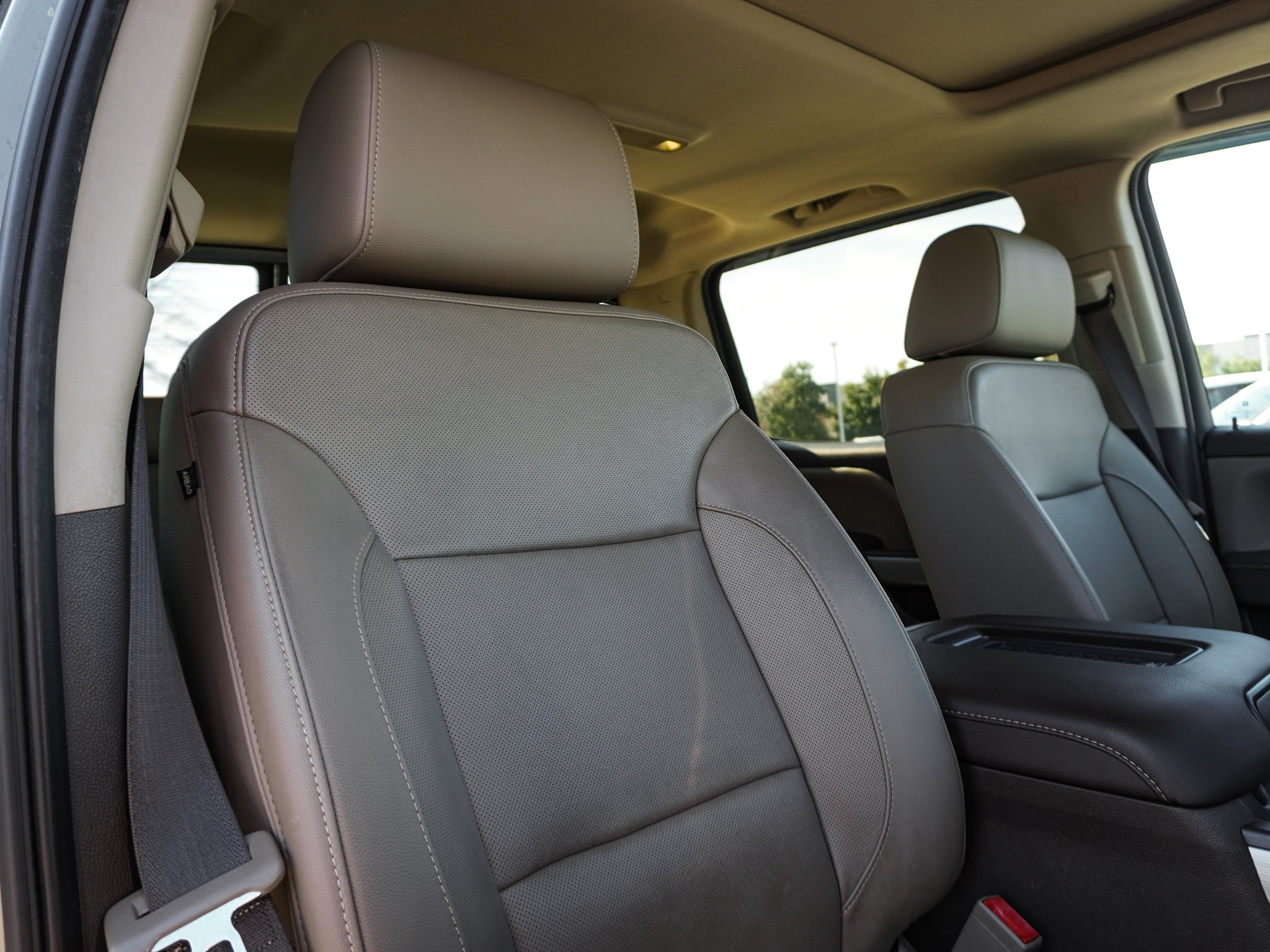 Used 2017 Chevrolet Silverado 1500 LTZ Z71 image 32