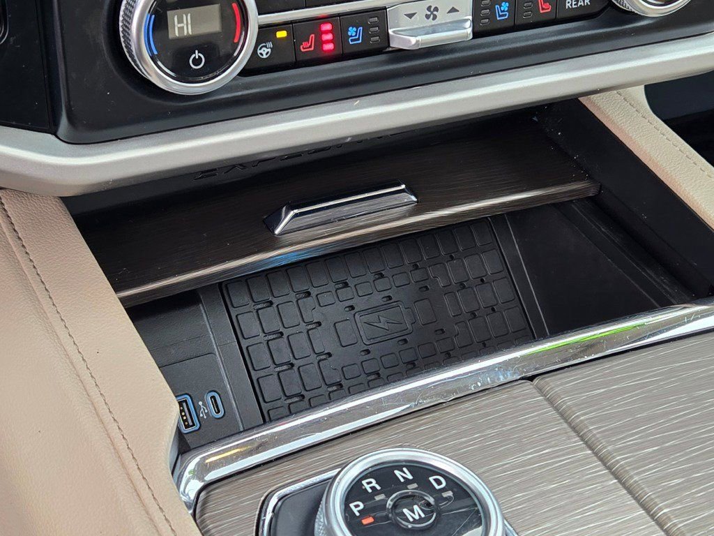 Used 2024 Ford Expedition Max Limited image 32