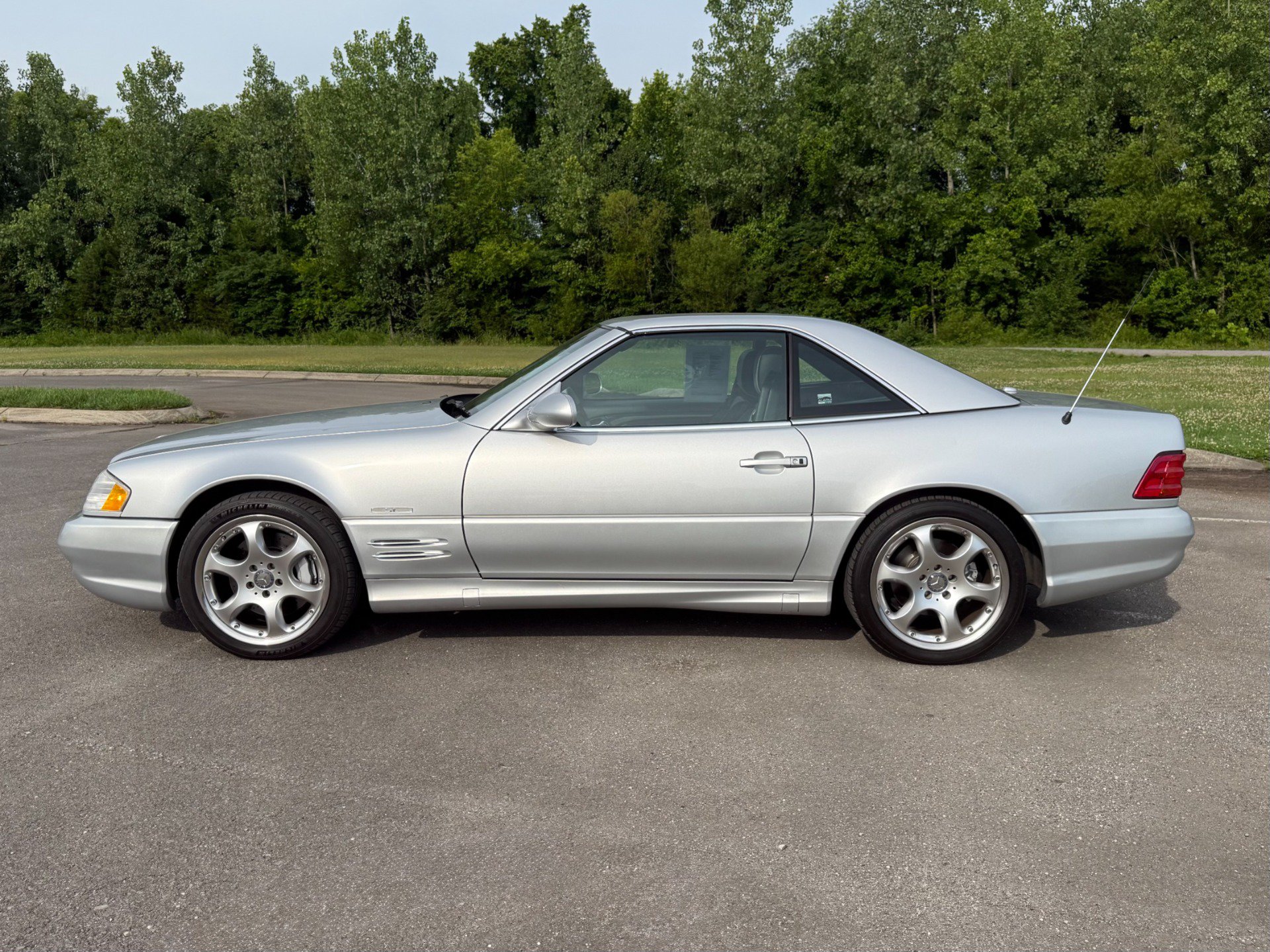 Used 2002 Mercedes-Benz SL 500 image 8