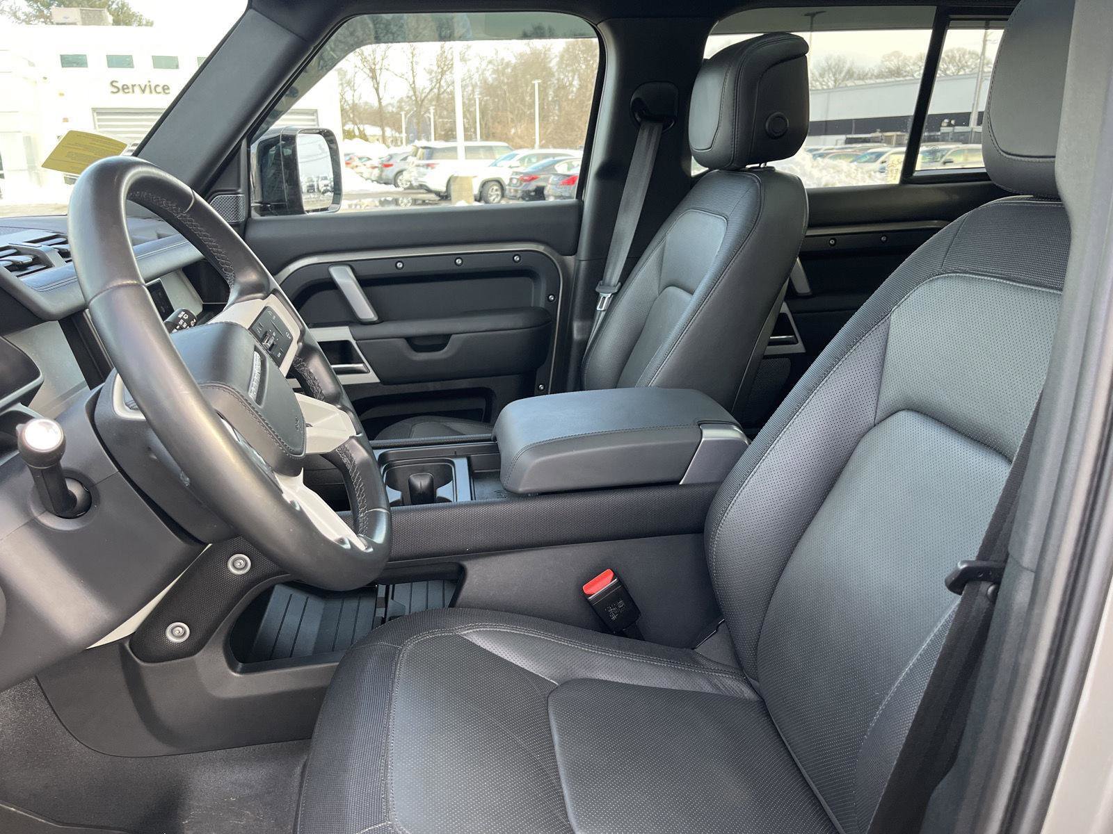 Used 2023 Land Rover Defender 110 X-Dynamic SE image 10