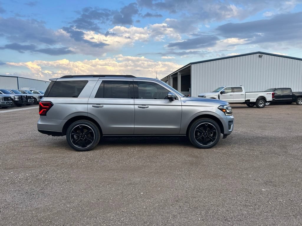 Used 2023 Ford Expedition Limited AWD/4WD image 7