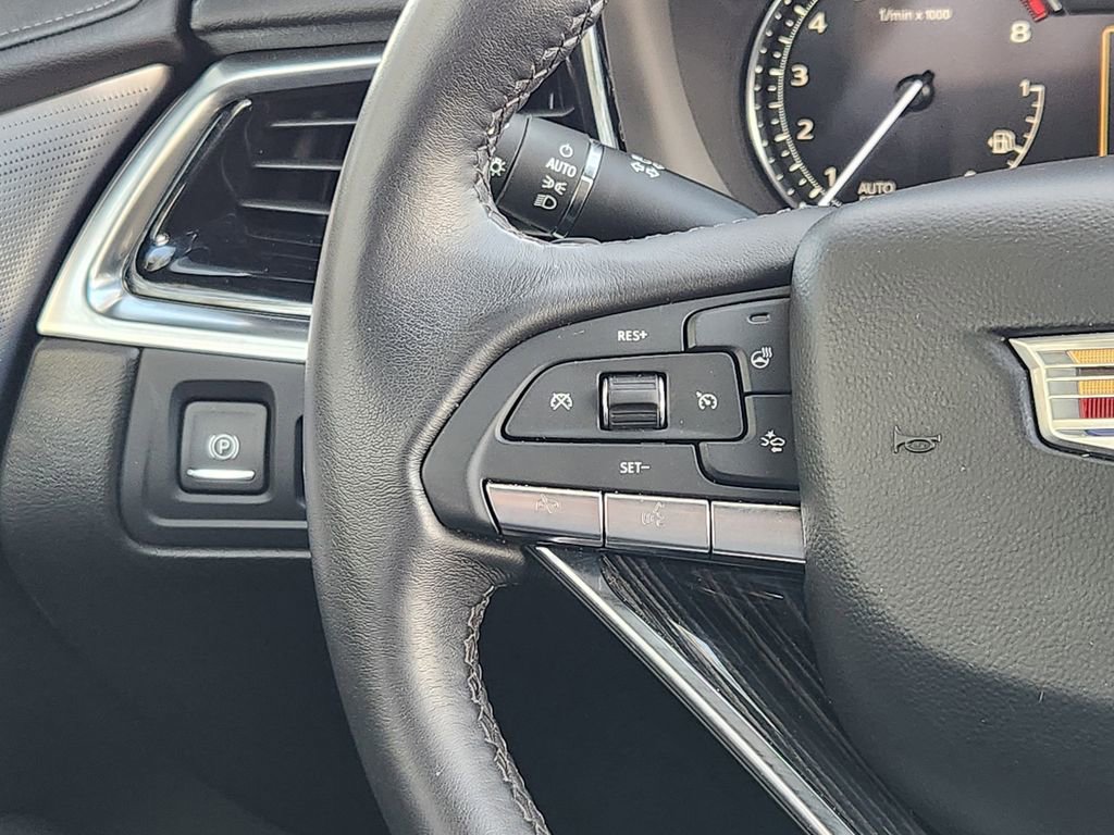 Used 2025 Cadillac XT6 Premium Luxury image 28