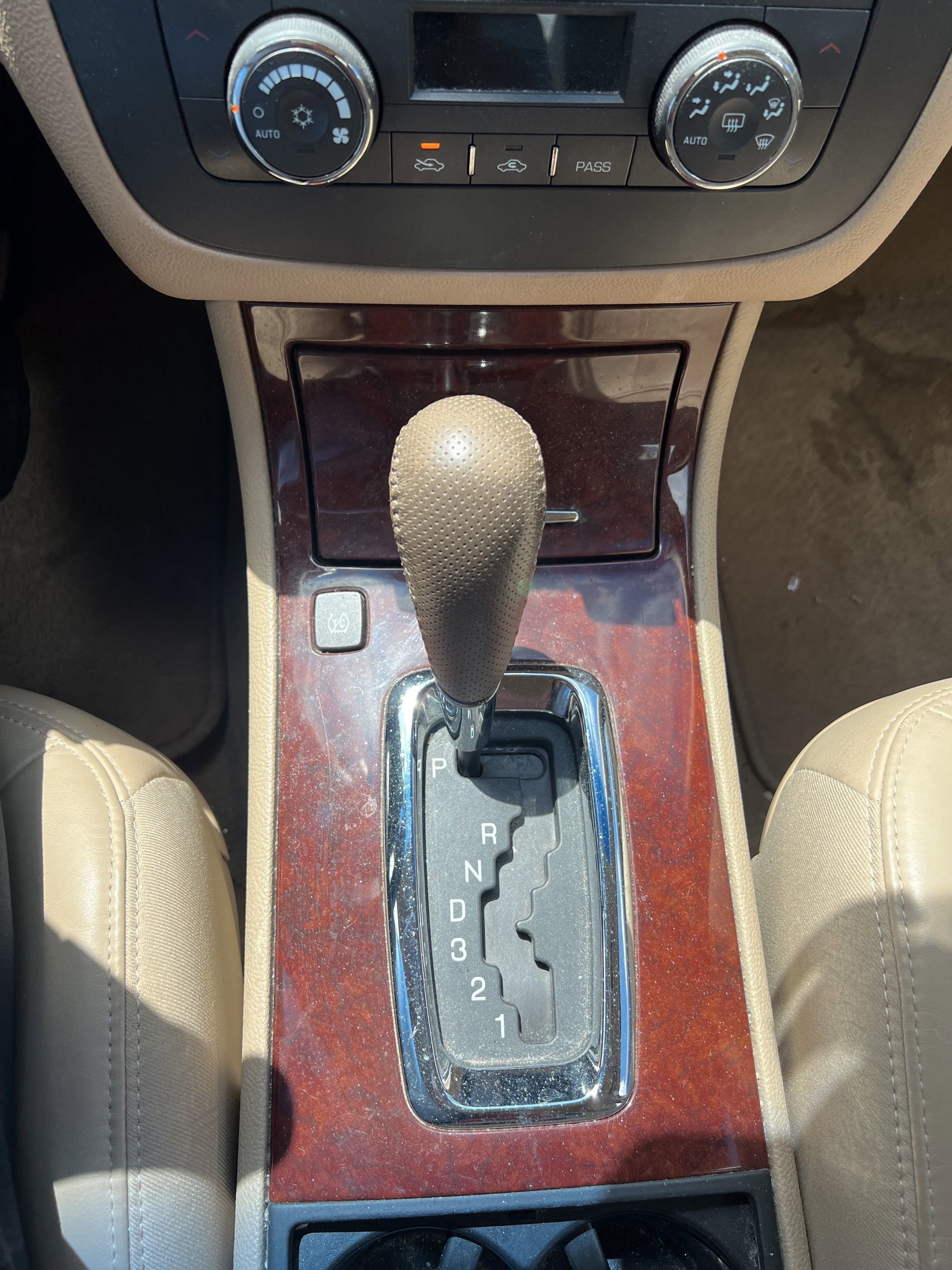 Used 2006 Buick Lucerne CXS w/ Driver Confidence Package FWD image 13