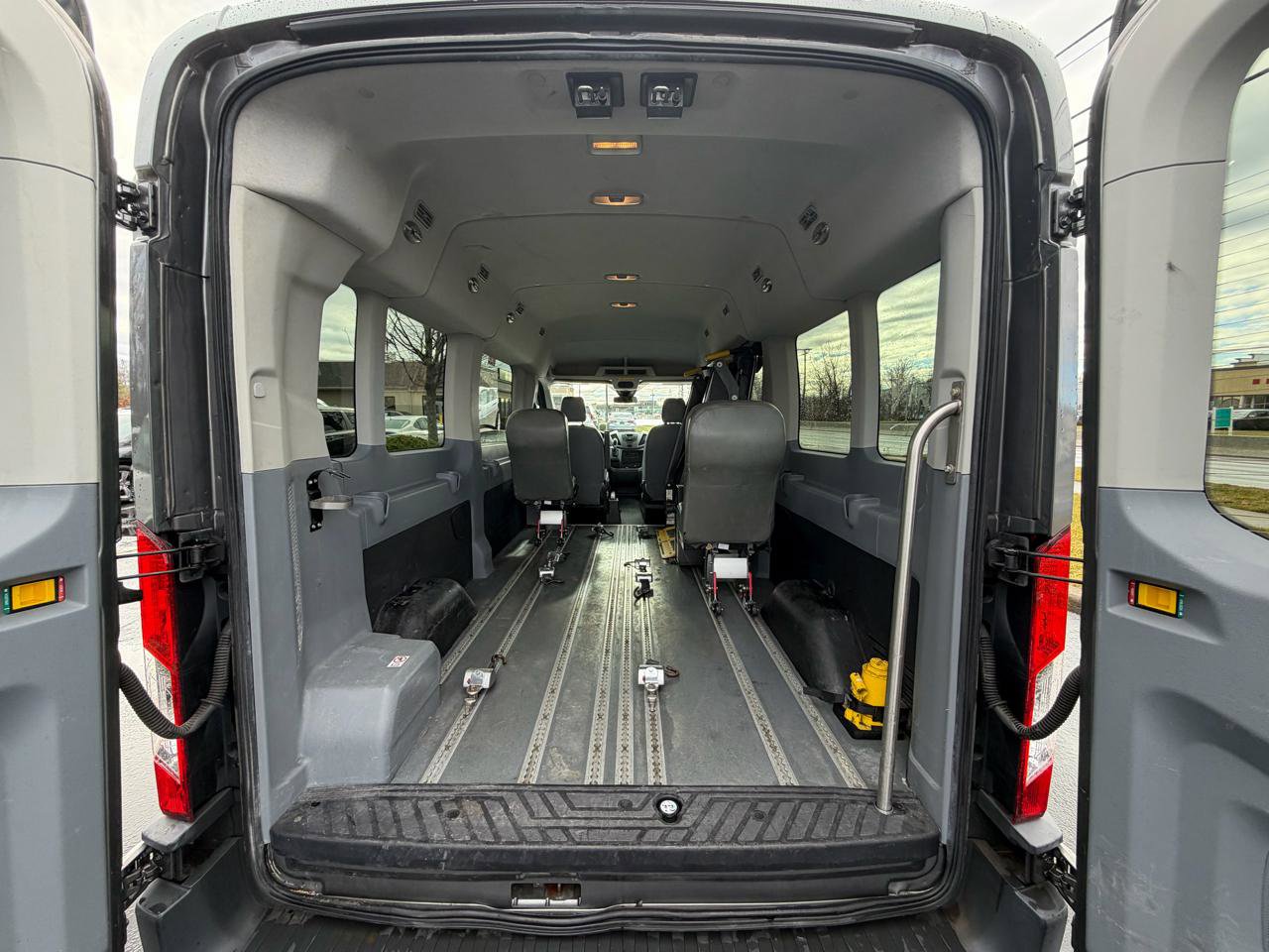 Used 2015 Ford Transit 350 XL RWD image 30