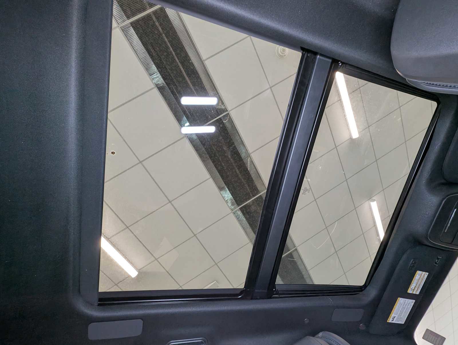 New 2025 Lincoln Navigator Reserve w/ Jet Appearance Package image 13