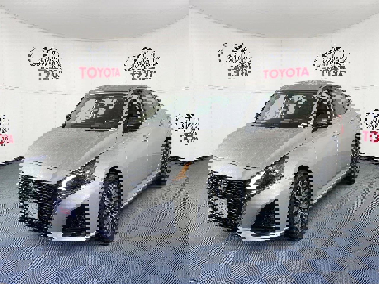 Used 2024 Nissan Altima 2.5 SV image 4