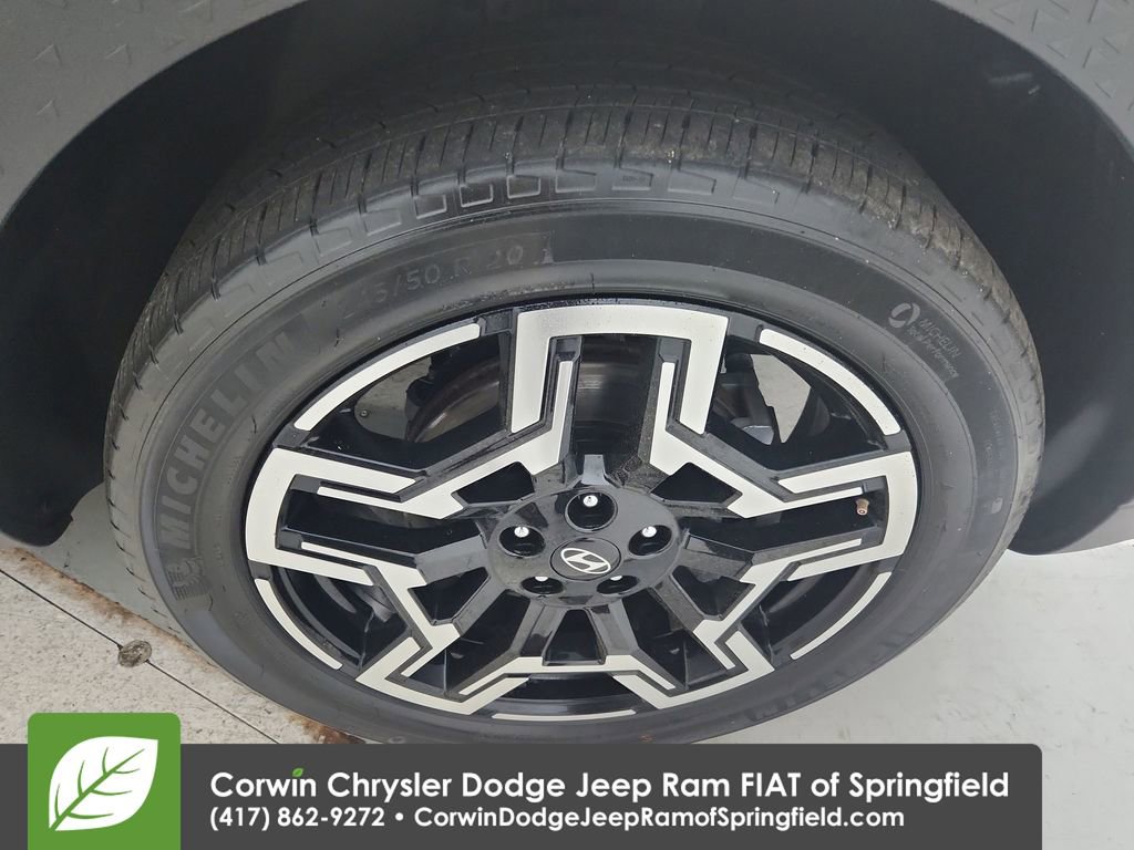 Used 2025 Hyundai Santa Cruz Limited AWD/4WD image 35