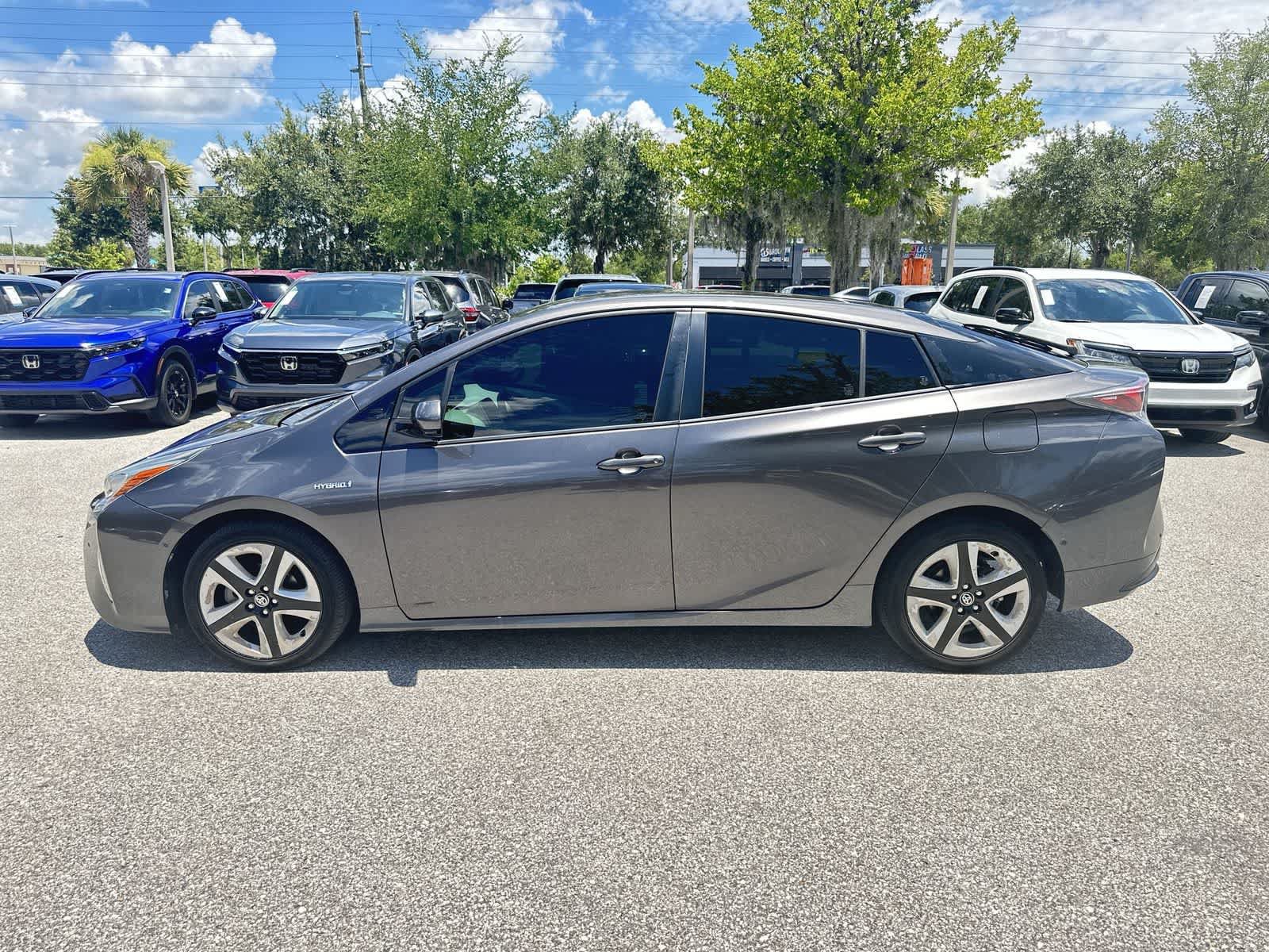Used 2018 Toyota Prius Three Touring FWD image 3