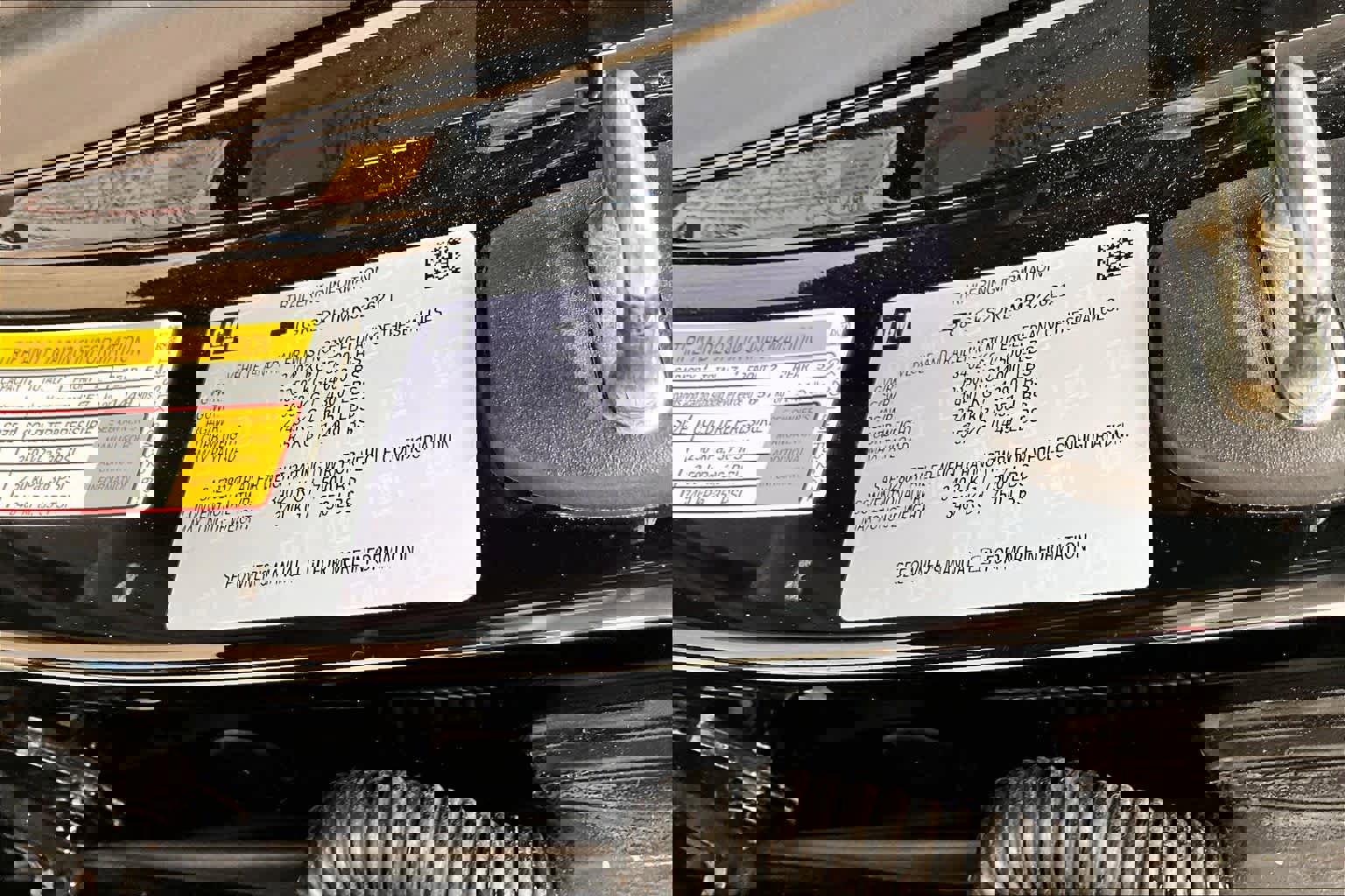 Used 2021 GMC Yukon Denali w/ Denali Premium Package image 34