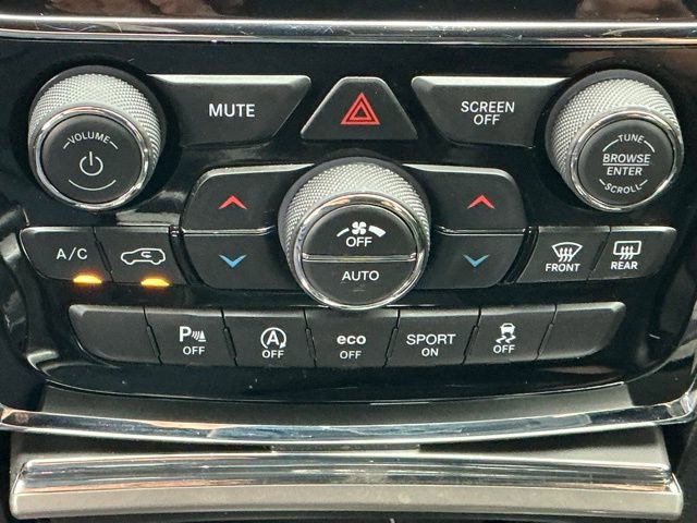 Used 2020 Jeep Grand Cherokee Altitude AWD/4WD image 30